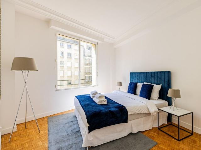 Elegant 1BR Apartment with Balcony and AC in Paris 16th, Paris Amsterdam Apartments for Rent