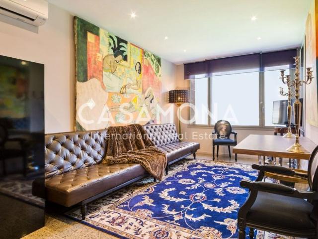 Elegant 2 Bedroom Apartment Close to Plaza Catalunya in El Born