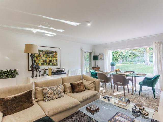 Elegant 2 Bedroom Apartment in Quinta Patino