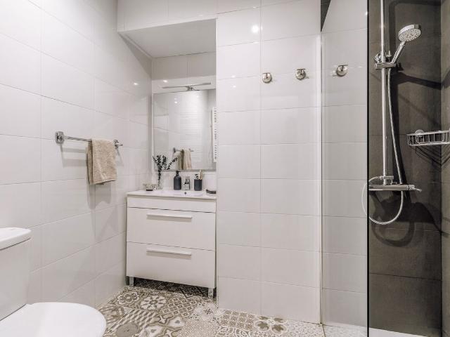 Elegant 2 Bedroom Apartment with Modern Design in Hermosilla Street, Madrid Amsterdam Apartments for Rent