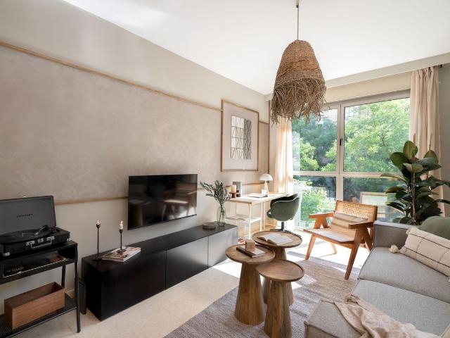 Elegant 2 Bedroom Apartment with Shared Pool in Fuencarral Street, Madrid Amsterdam Apartments for Rent