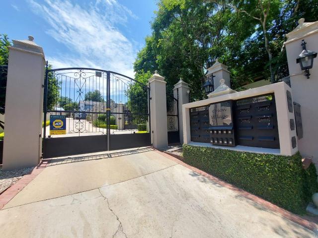 Elegant 2 Bedroom available!