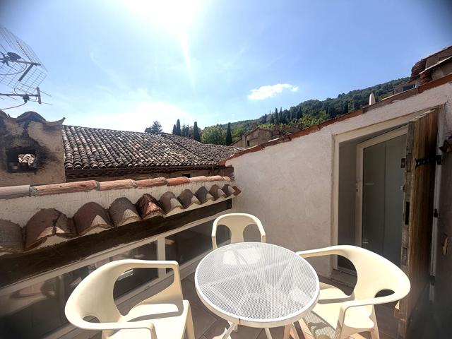 Elégant 2 pièces avec terrasse tropézienne