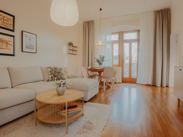 Elegant | 2 Rooms | Balcony | 2 Smart TVs