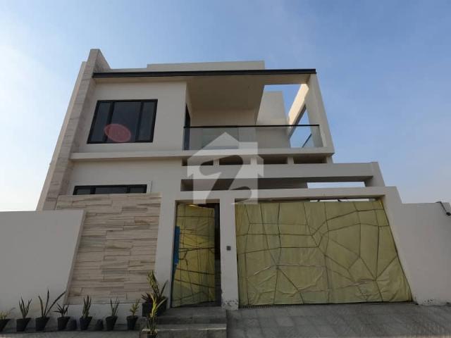 Elegant 300 Square Yards House For Sale Prime Location DHA Ph 8