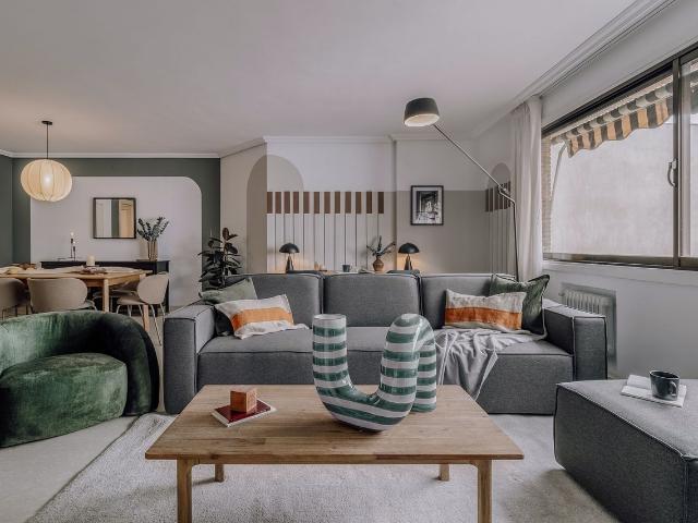 Elegant 3 Bedroom Apartment with Designer Finishes on Miguel Angel Street, Madrid Amsterdam Apartments for Rent