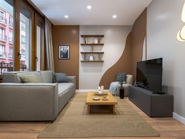 Elegant 3 Bedroom Apartment with Modern Amenities on Jorge Juan Street, Madrid Amsterdam Apartments for Rent