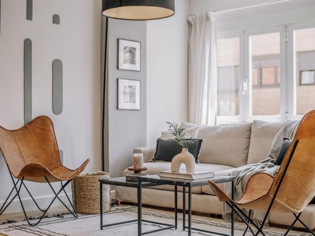 Elegant 3 Bedroom Apartment with Modern Design and AC in Salamanca, Madrid Amsterdam Apartments for Rent