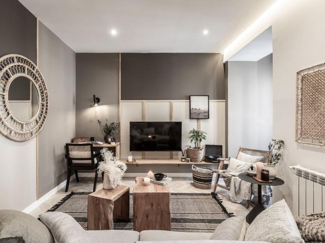 Elegant 4 Bedroom Apartment with Modern Design and Marble Breakfast Bar in Trafalgar, Madrid Amsterdam Apartments for Rent