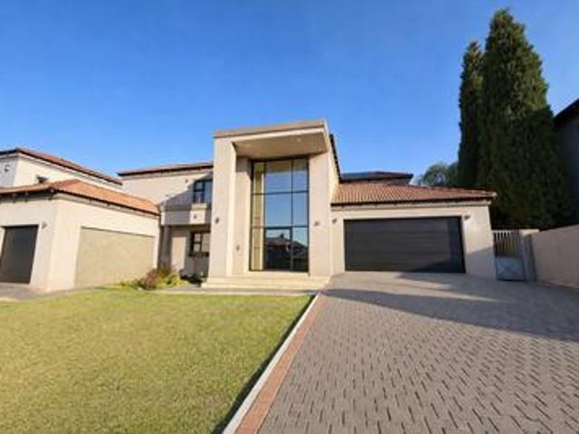 elegant 4 bedroom family retreat in.