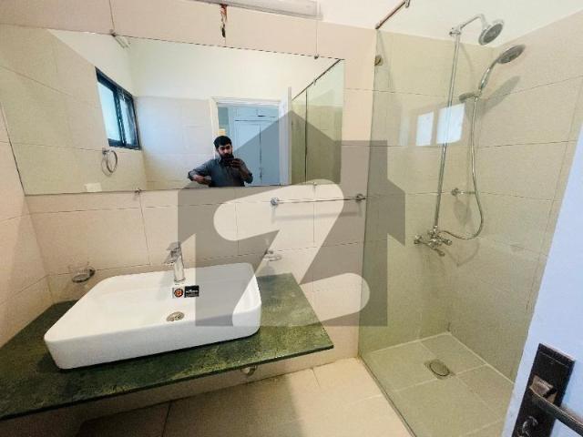 Elegant 4 Bedroom Single Story Residence with Expansive Garden F 6