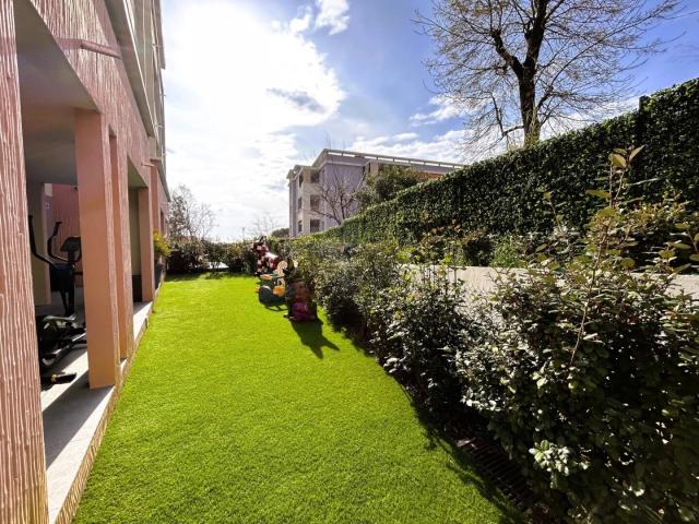 BEAU 4P AVEC TERRASSE ET JARDIN VILLENEUNEUVE LOUBET