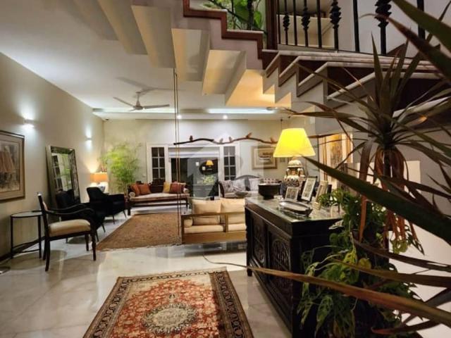 Elegant 500 Yards Corner Bungalow For Sale At Khayaban E Rahat, Phase VI