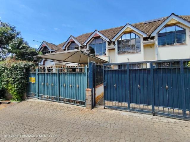 Elegant 5 bedrooms townhouse plus family rm and dsq, with common pool. At lavington