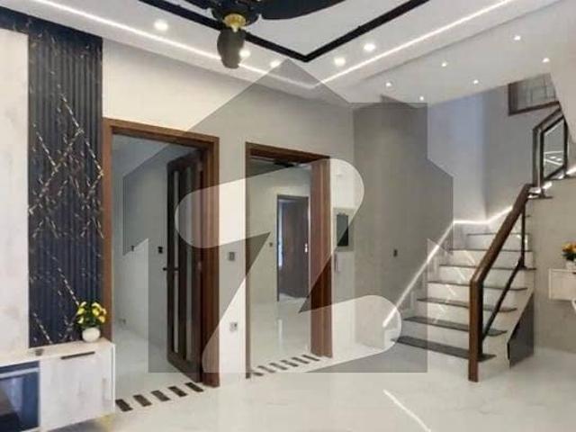 Elegant 5 Marla Dream House For Sale | Near Park &Amp  Commercial