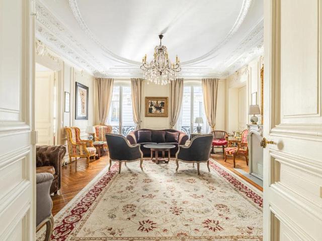 Élégant 6 pièces de 166 m² à Kléber 166m² Paris 16ème