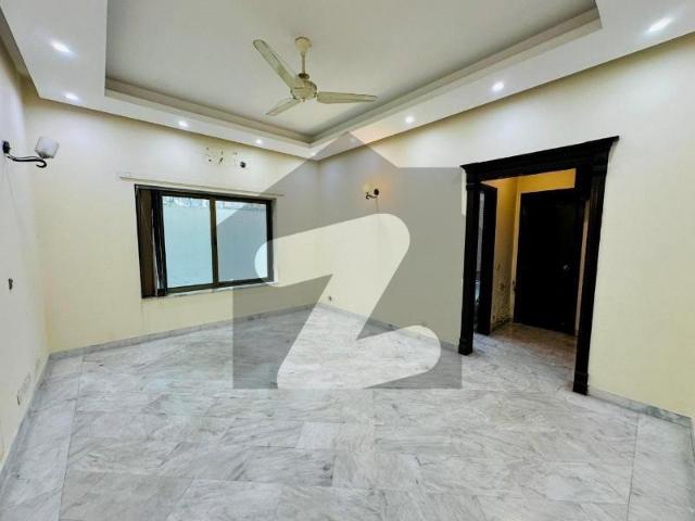 Elegant 8 Bedrooms Triple Storey House For Rent In F 7