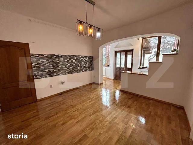 Eleganta si confort: casa renovata 2024 singur in curte, zona Bartolom