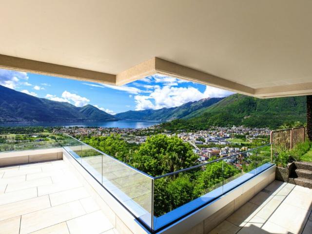 Elegante 4.5 Wohnung mit Garten und traumhafter Seesicht