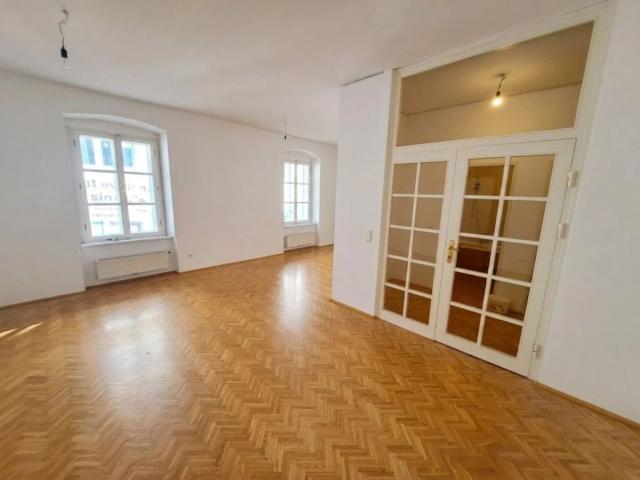 Elegante 2 Zimmer Wohnung am Pfarrplatz 13