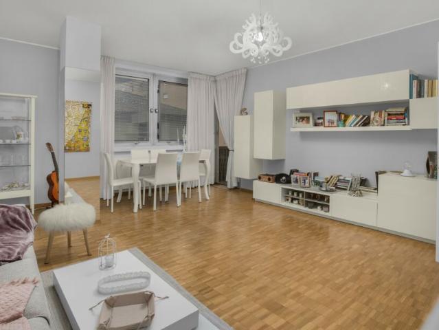 ELEGANTE 2.5 LOCALI IN POSIZIONE COMODA A LUGANO CASSARATE