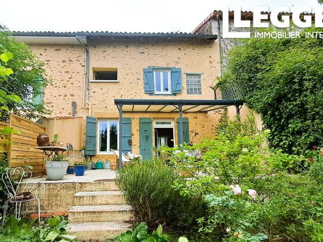 Élégante 3 CH maison de caractère, avec de charmants jardins et une terrasse, au cœur de Availles Limouzine