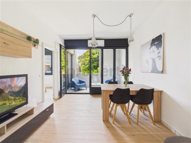 Elegante 3.5 locali stepped flat con balcone, Lugano