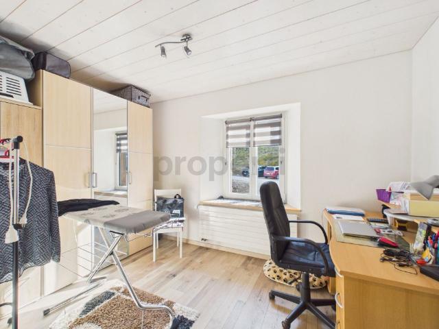 Élégante 3.5 pièces en duplex avec cave et parking, Le Locle