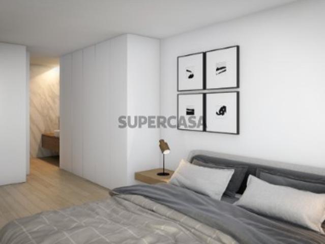 Elegante T2 com Varandas e Luz Poente | 90 m² | Garagem Fechada| Localização de Excelência