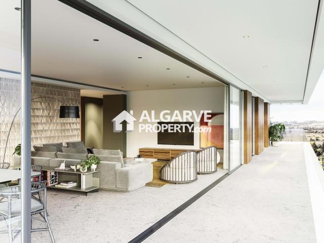 Elegante T2 no 1.º Andar com Terraço Amplo e Vistas Deslumbrantes