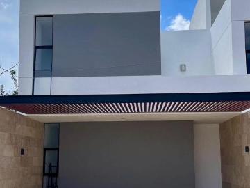| Elegante Townhouse en Renta en Privada S21, Temoz?n Norte |