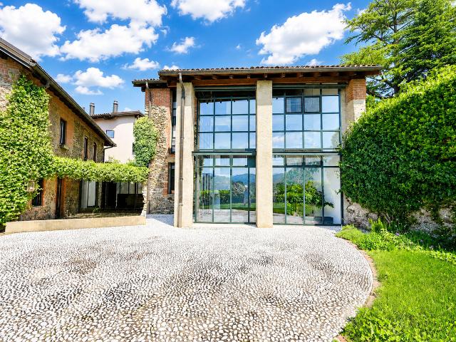 Elegante und Charmante Villa mit Garten und Seeblick
