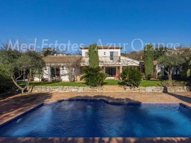 Elegante villa tout proche du centre & plages 233m² Grimaud