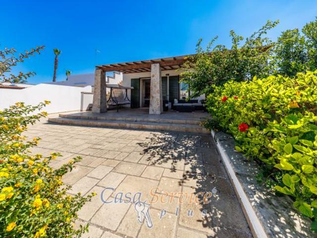 Elegante villa a pochi passi dal Mare