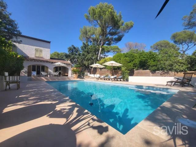 Elegante villa au calme proche des plages 240m² Saint Raphaël