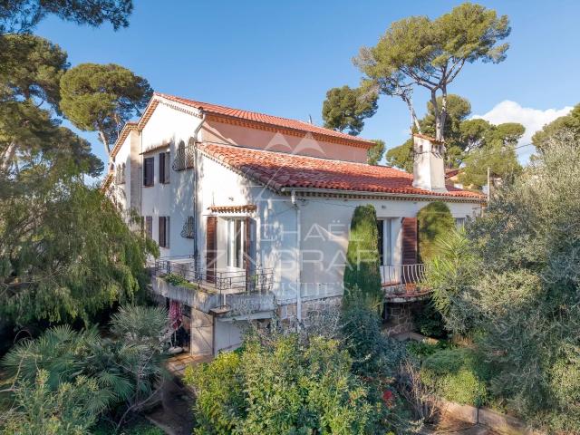 Maison de 130 m² avec appartement d’amis indépendant de 65 m. 189m² Antibes