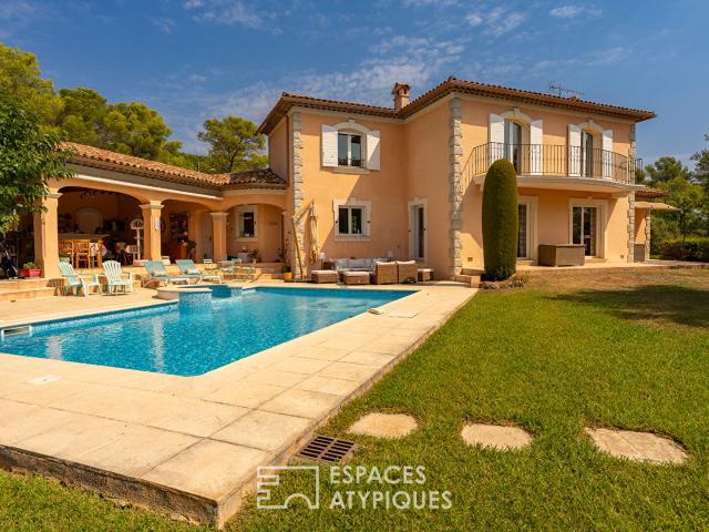 Elégante villa au charme néo provençal