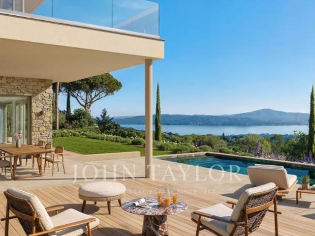 Elégante Villa avec Vue Mer et Collines des Maures