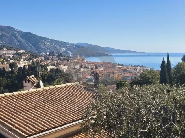 Élégante Villa avec Vue Panoramique – Menton, Quartier Résid. 179m² Menton