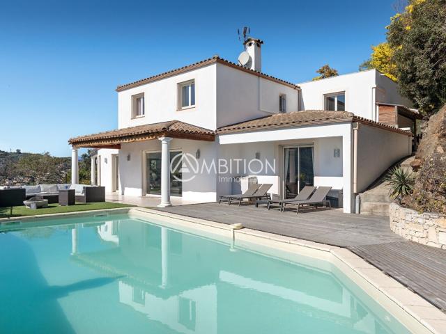ÉLÉGANTE VILLA AVEC VUE PANORAMIQUE PÉGOMAS