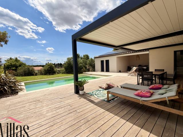 Élégante villa contemporaine au coeur d'un village de la Clap