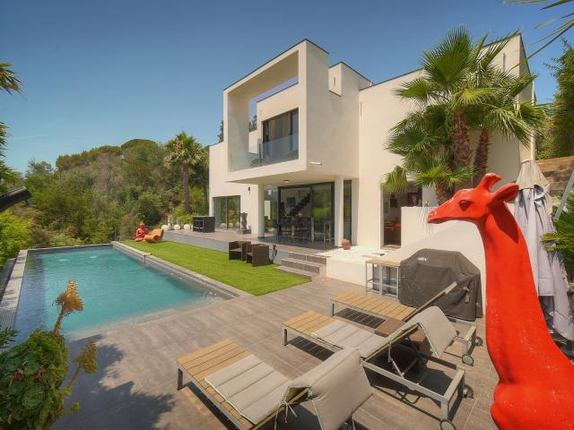 Élégante Villa contemporaine 200 m2 au cœur d'un environnement privilégié