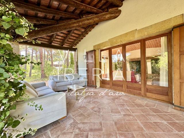 Elegante Villa Con Vistas Abiertas Y Gran Privacidad En Golf. 277m² Santa Cristina d'Aro