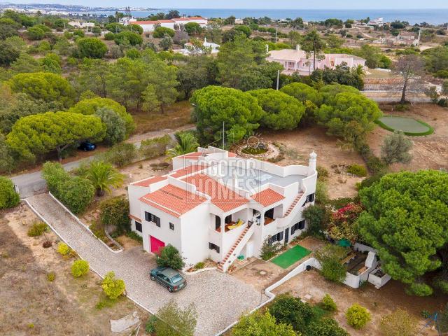 Elegante villa de 2 andares com 5 quartos, Caramujeira, pert. 373m² Lagoa e Carvoeiro