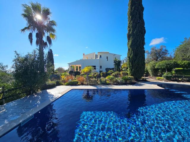 Elegante Villa de 3+1 Quarto com vistas panorâmicas para o mar e o campo perto de Loulé, Loulé