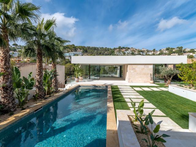 Elegante villa de nueva construcción