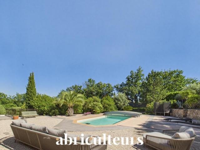 Élégante villa familiale de 250 m² Piscine, sous sol total et prestations premium Montauroux