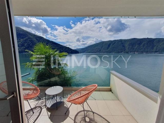 Elegante Villa in Bissone mit direktem Zugang zum Luganosee