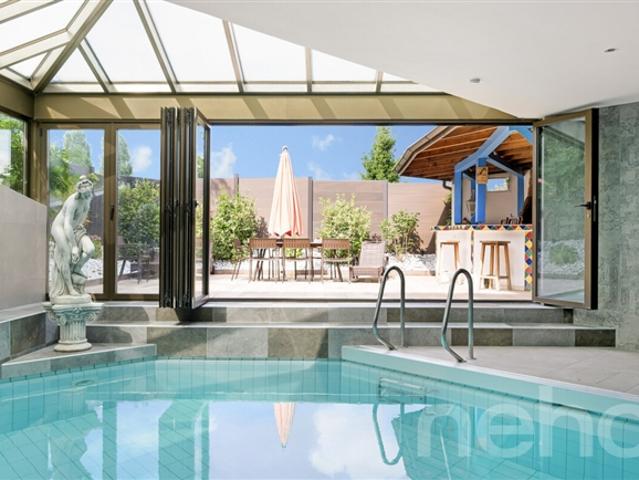 Elegante Villa mit privatem Spa in der Nähe von Lausanne