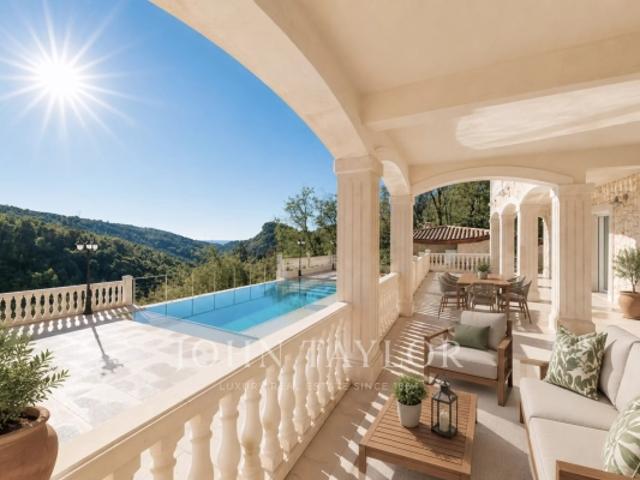 Élégante villa provençale contemporaine au calme absolu